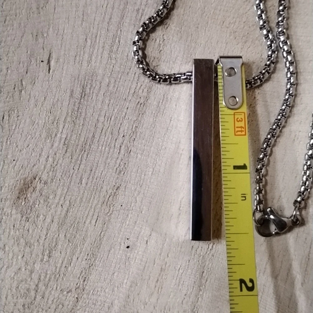 Silver Tone Pendant Necklace 24